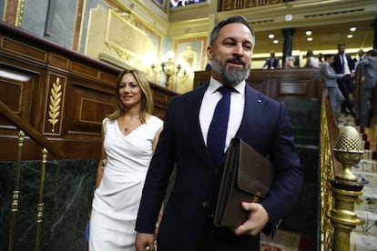 Santiago Abascal, presidente de Vox, llega al hemiciclo el primer día del debate sobre el estado de la nación.