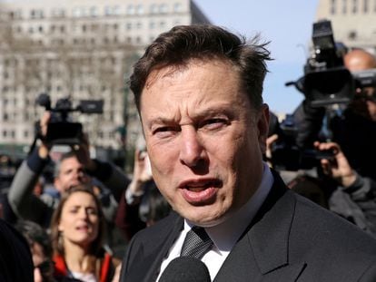 Elon Musk, saliendo de un juzgado de Manhattan (Nueva York) en 2019, en una imagen de archivo.