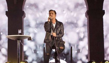 Alejandro Fernández durante el concierto benéfico en Guadalajara.