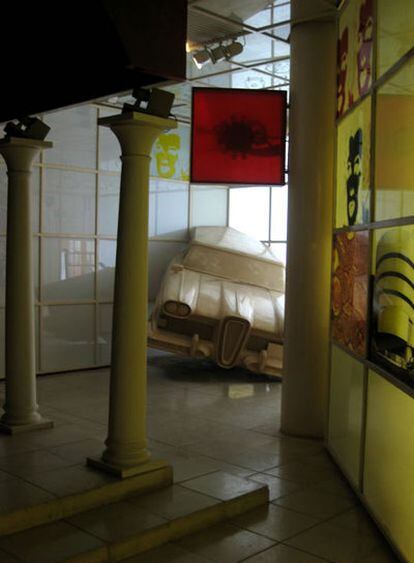 Simbólica representación de la caída estadounidense en el Museo Ho Chi Minh de Hanoi