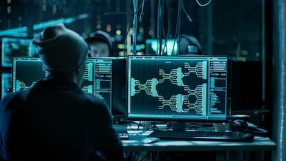 El volumen global de ciberataques se disparó casi un 240% durante los primeros meses de la covid. Hoy, los responsables de los departamentos de informática dedican más tiempo y recursos a asegurar los dispositivos.