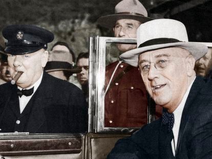 Franklin Delano Roosevelt, 32º presidente de los EE UU, con un sombrero Panamá, junto al exprimer ministro británico Winston Churchill en 1944.