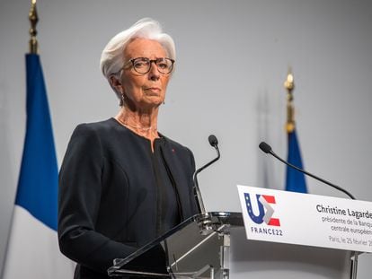 La presidenta del BCE, Christine Lagarde, durante una reunión de ministros de finanzas de la UE en París el pasado 25 de febrero.
