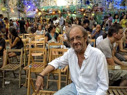Luis Eduardo Aute, en el barrio de Gràcia de Barcelona, en agosto de 2010.