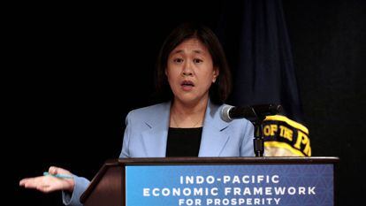 Katherine Tai habla en la conferencia de prensa final de la reunión ministerial del Marco Económico Indo-Pacífico en Detroit, Michigan, el 27 de mayo de 2023.