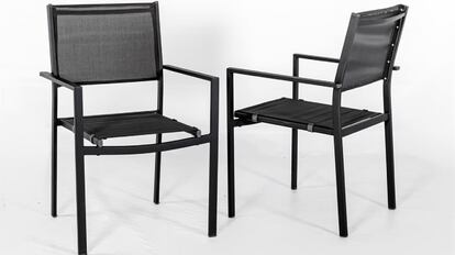 Se trata de de un par de sillas con diseño y funcionalidad premium.