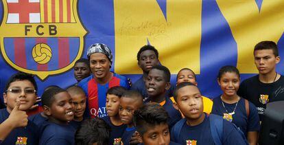 Ronaldinho en el acto solidario en el Bronx