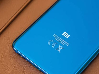 Logo Xiaomi en un smartphone