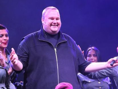 Kim Dotcom durante una presentaci&oacute;n de su nueva web en su mansi&oacute;n. 