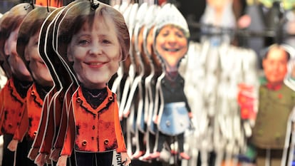Marionetas de Angela Merkel en un mercado de Navidad en el centro de Berlín, en 2010.