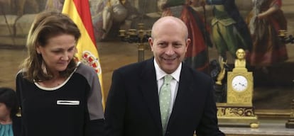 La secretaria de Estado, Montserrat Gomendio, junto Wert.