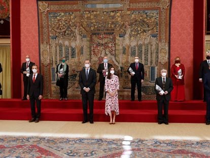 Los Reyes, acompañados por el ministro de Ciencia e Innovación, Pedro Duque, han entregado este lunes los Premios Nacionales de Investigación 2020, en una ceremonia celebrada en el Palacio de El Pardo.