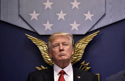 Donald Trump arremete también contra los visitantes argentinos.