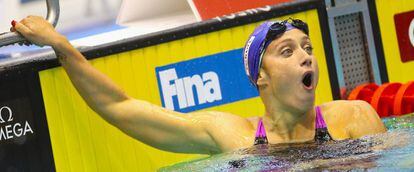 Mireia Belmonte celebra uno de sus récords en piscina corta.