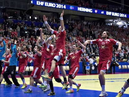 Los jugadores daneses celebran el pase a la final.