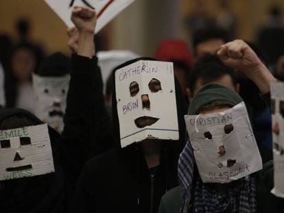 Un grupo de manifestantes en la Autónoma, este miércoles.