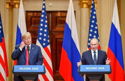 Donald Trump y Vladimir Putin ofrecen una rueda de prensa tras la reunión bilateral entre ambos países. 