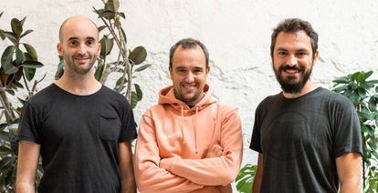 De izquierda a derecha: Pau Ramon (CTO) Bernat Farrero (CRO) y Jordi Romero (CEO) fundadores de Factorial.