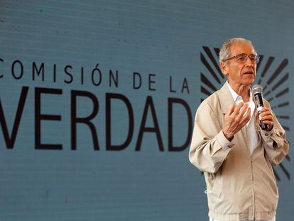 Padre Francisco de Roux durante un acto de reconocimiento de responsabilidad por parte de los excomandantes de las FARC, en Caldono, el 20 de marzo de 2021.