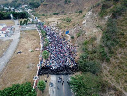 Caravana de Honduras avanza rumbo a Estados Unidos Fotos