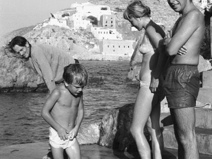 Leonard Cohen, con Marianne Ihlen, en Grecia en 1960.