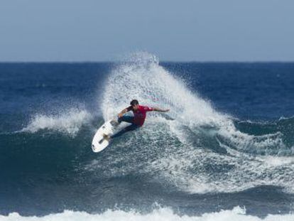 Tres surfistas aficionados sobreviven a mordeduras de escualos en la costa oeste de Australia