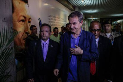 Zapatero, a su llegada a Caracas este viernes. 