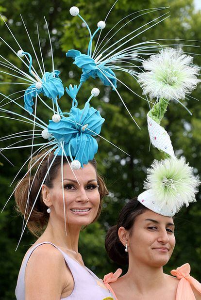 Algunos de los sofisticados tocados que se lucen en Ascot.