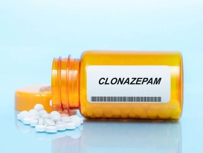 Imagen conceptual de un frasco con pastillas de Clonazepam.