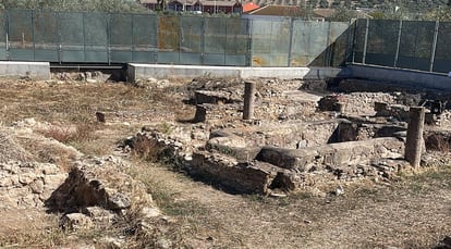 Excavación del estanque donde se hallaron las esculturas romanas de Cabra.