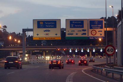 Peaje de la autopista C- 16 de Vallvidrera, en Barcelona.