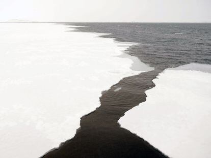 Imagen del deshielo del océano Glaciar Ártico, el pasado noviembre, cerca de las islas Svalbard.