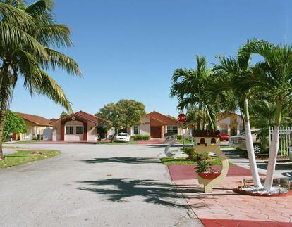 &#039;Real / Estates levels&#039;, Hialeah, 2012.