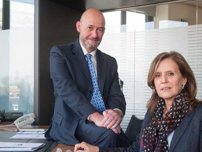 Guillermo Hermida y Asunci&oacute;n Ortega, director de inversiones y presidenta de InverCaixa.