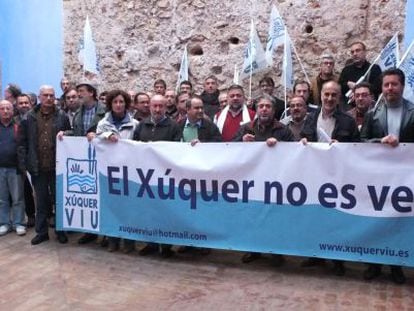 Miembros de la Mesa pel X&uacute;quer en la reuni&oacute;n celebrada en Alzira.
