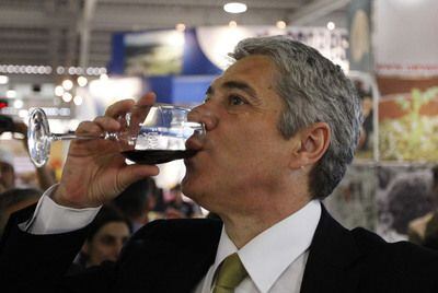 El primer ministro de Portugal en funciones, José Sócrates, ayer en una feria agrícola en Beja (Portugal).