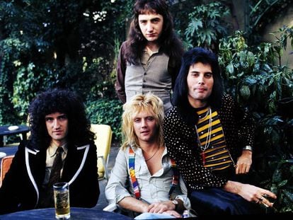 Brian May, John Deacon, Roger Taylor y Freddie Mercury, Queen, en 1976.