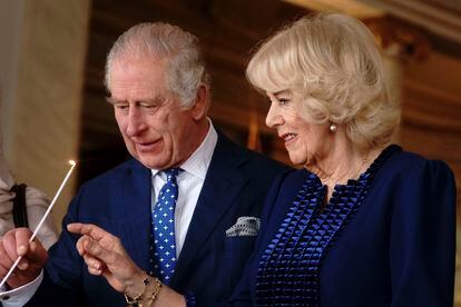 El rey Carlos III y la reina Camila, el pasado 27 de enero en un acto en el palacio de Buckingham.