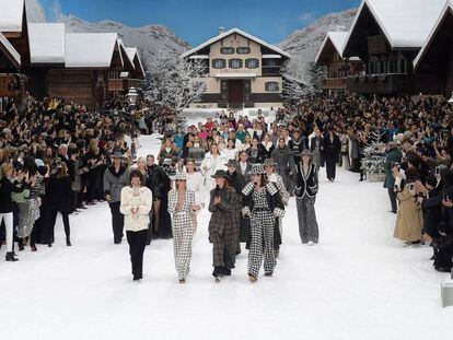 Chanel presenta su colección otoño/invierno 2019/2020 en la Semana de la Moda de París, este martes.