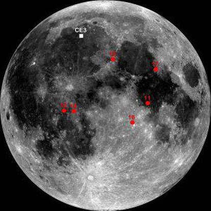 Marcada sobre la superficie lunar aparece la zona de alunizaje de la misión china CE3. En rojo, las misiones Apolo.