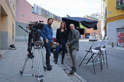 Inicio de rodaje de 'En los márgenes' en octubre de 2021, dirigida por Juan Diego Botto (izquierda) y protagonizada por Penélope Cruz (centro) y Luis Tosar (derecha).