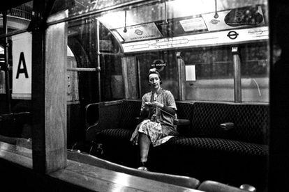 Recreación de un vagón en la estación de metro de Aldwych durante el <i>blitz</i> de Londres, ayer en los actos de conmemoración del 70º aniverario de los bombardeos nazis.