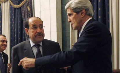 El primer ministro de Irak y el jefe de la diplomacia de EEUU en Bagdad.