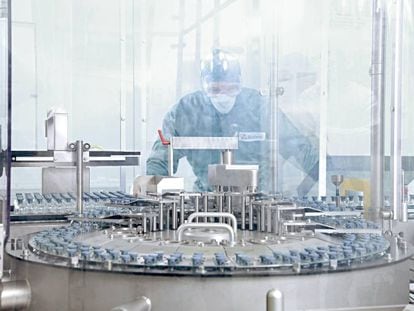 Imagen de fabricación de Biotest, empresa alemana controlada por Grifols.