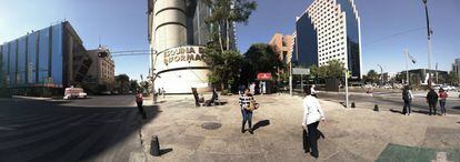 A la izquierda, 'El Universal' y al centro de la imagen la antigua redacción de 'Excélsior' en Ciudad de México.