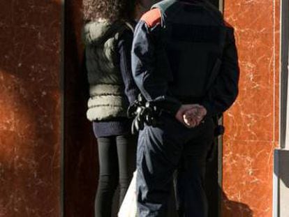 Operació dels Mossos contra una màfia que traficava amb dones a Barcelona, el 2015.