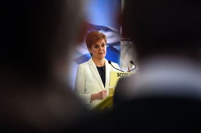 La ministra principal de Escocia, Nicola Sturgeon, confía en revertir la voluntad de Johnson: “Escocia regresará al corazón de Europa como país independiente”.