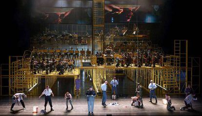 Representación de 'Die Soldaten', de B. A. Zimmermann, en el Teatro Real.