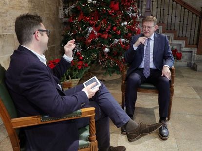 El presidente de la Generalitat valenciana, Ximo Puig, durante la entrevista..