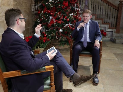 El presidente de la Generalitat valenciana, Ximo Puig, durante la entrevista..